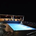 In With Balcony, Air Condition, Wifi, Washing Machine Apartman