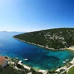 In With Balcony, Air Condition, Wifi, Washing Machine Vinišće