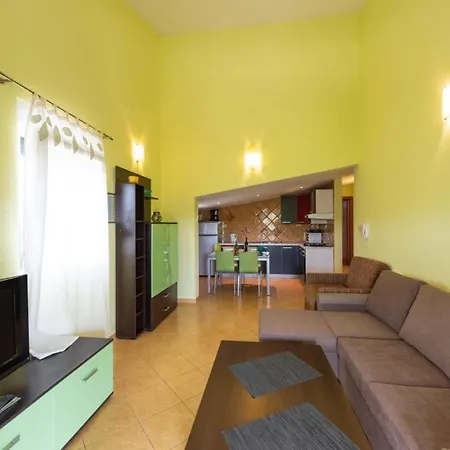 In With Balcony, Air Condition, Wifi, Washing Machine * Vinišće