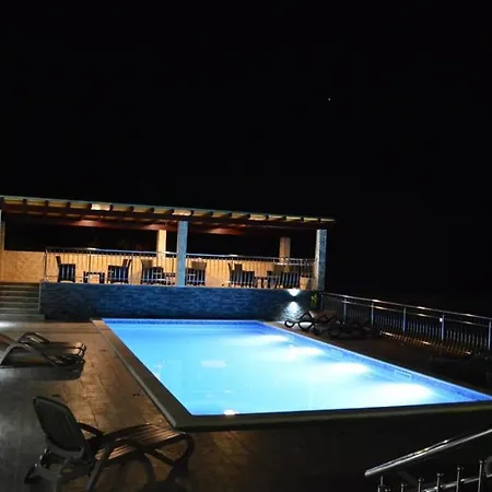 In With Balcony, Air Condition, Wifi, Washing Machine Apartamento